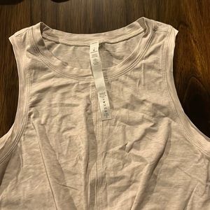 Lululemon tank size 4